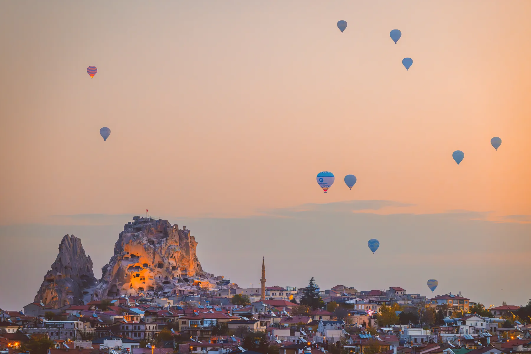 Noble Crown kahvaltı ve balon görseli 26