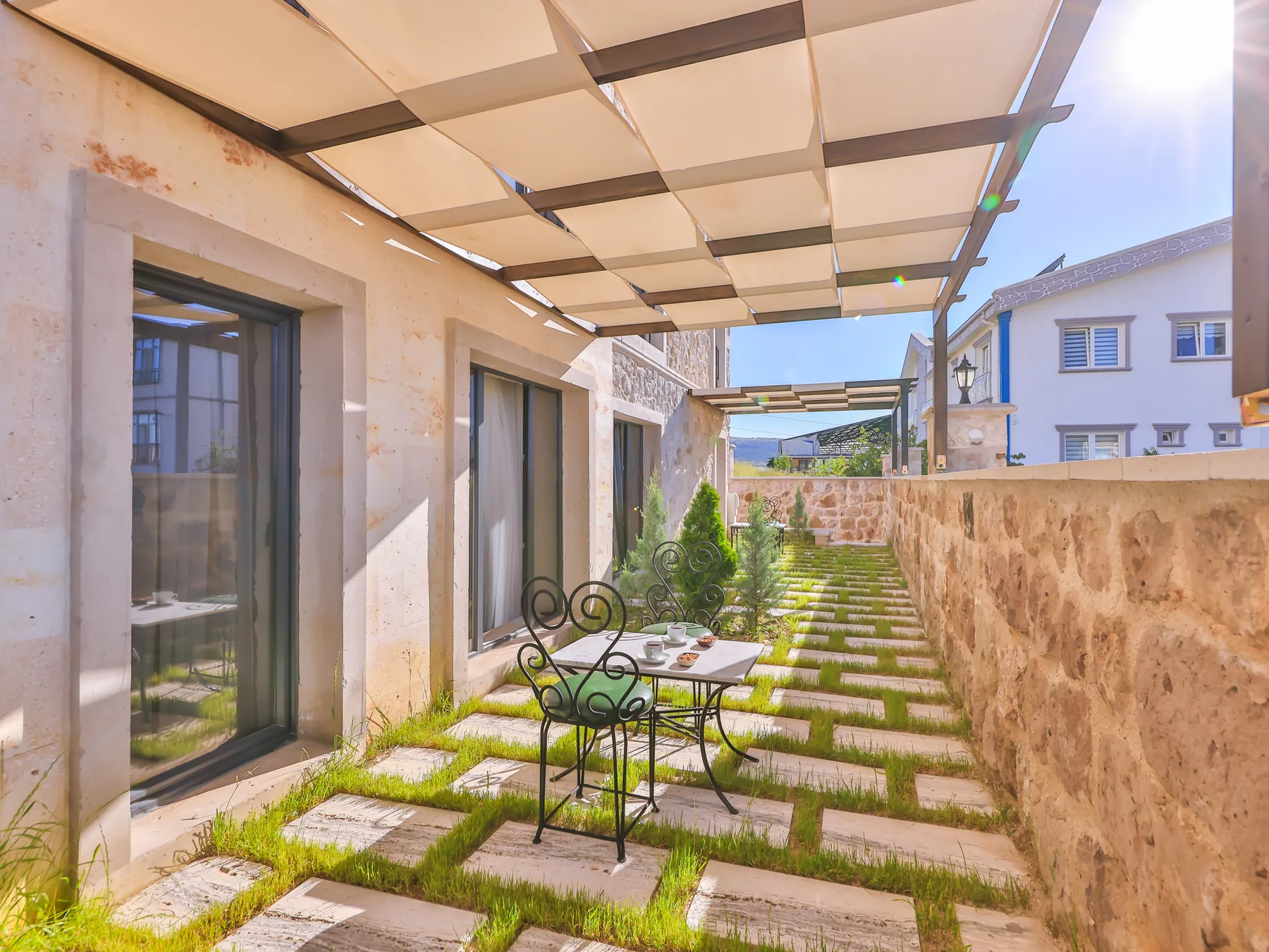Deluxe Garden Suite