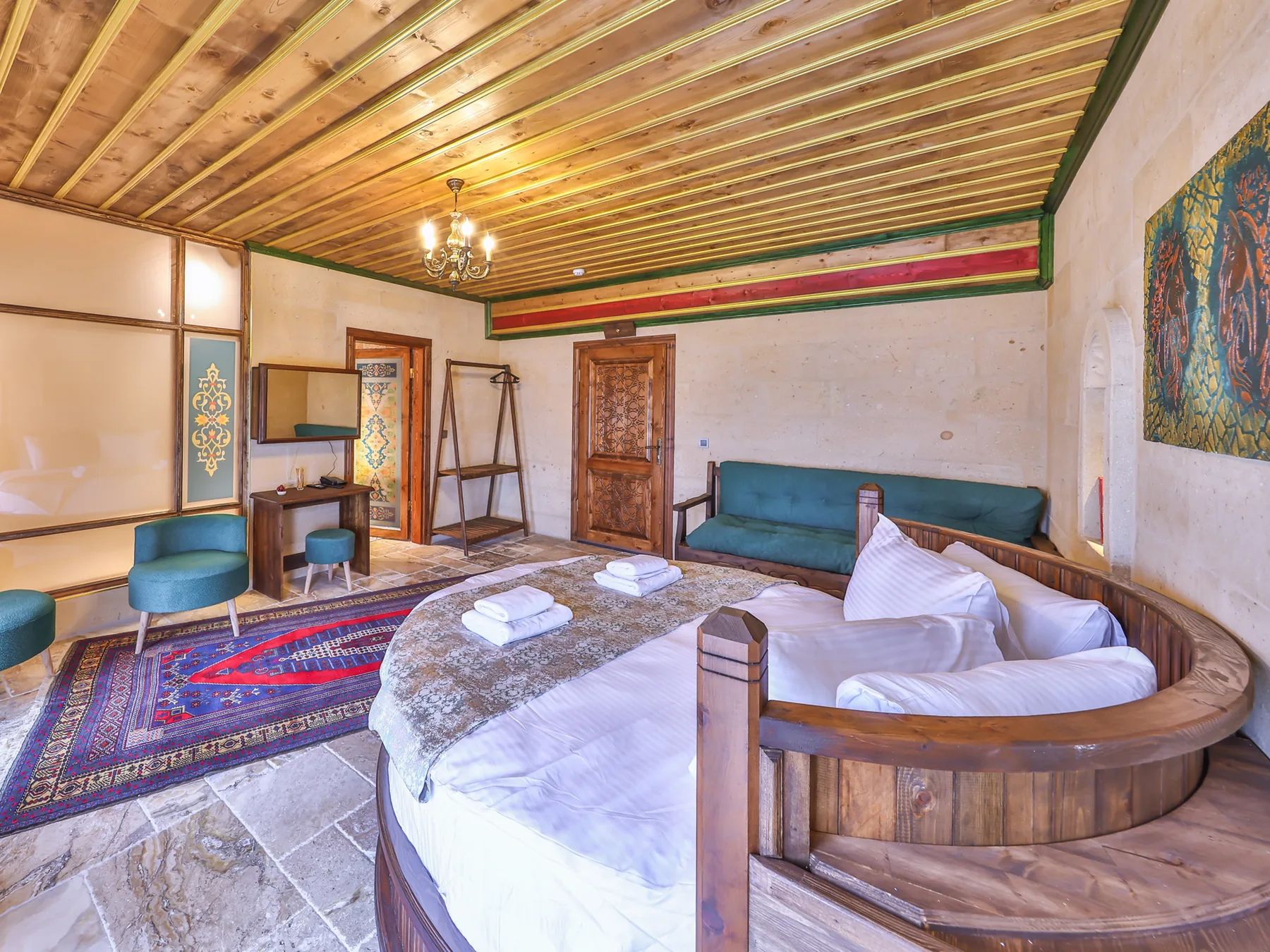 Deluxe Queen Room